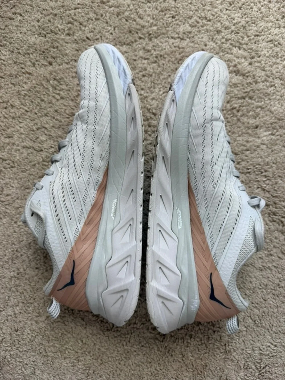 Hoka One One Arahi 4 Mens 8.5 Womens 9.5 Cushion Running Shoes Off White Tan